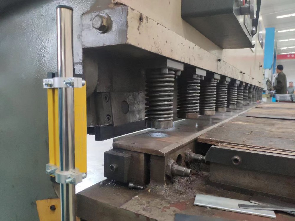 安全光栅是安全光幕么？有什么作用？