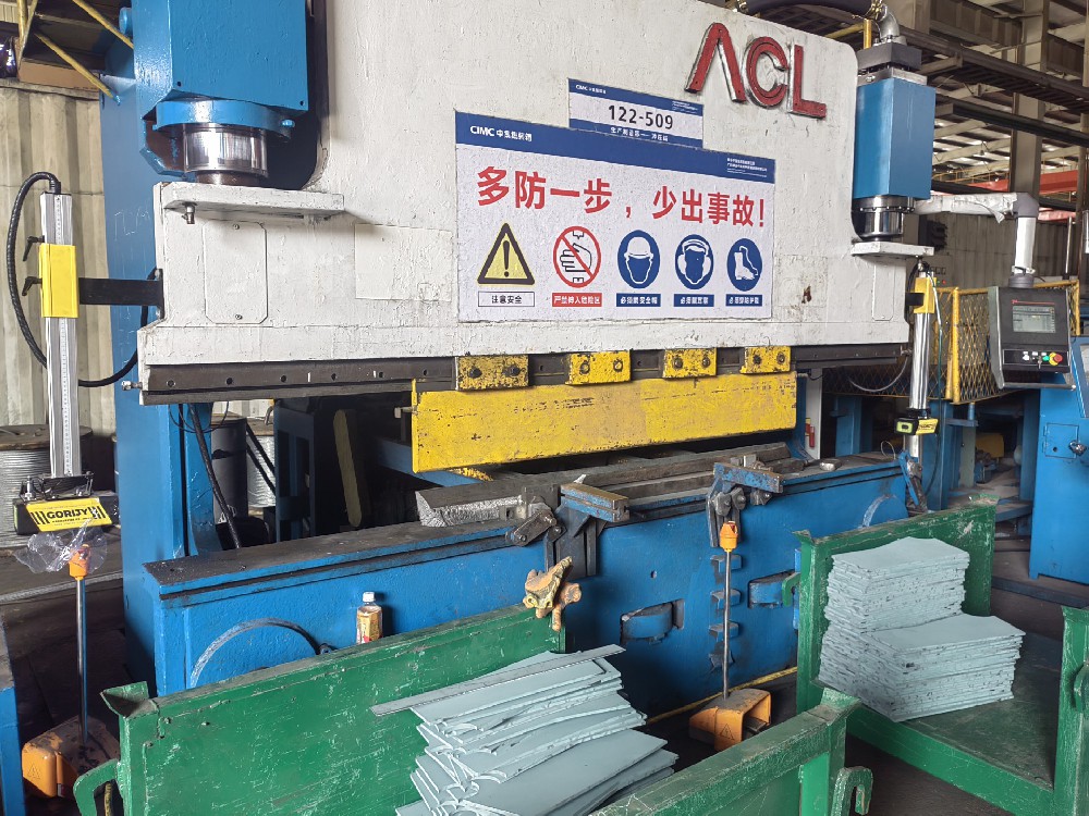 折弯机安全光栅的安装和调试复杂吗？