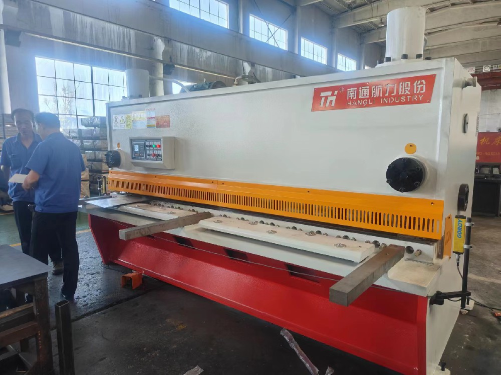 设备的安全光栅起什么作用